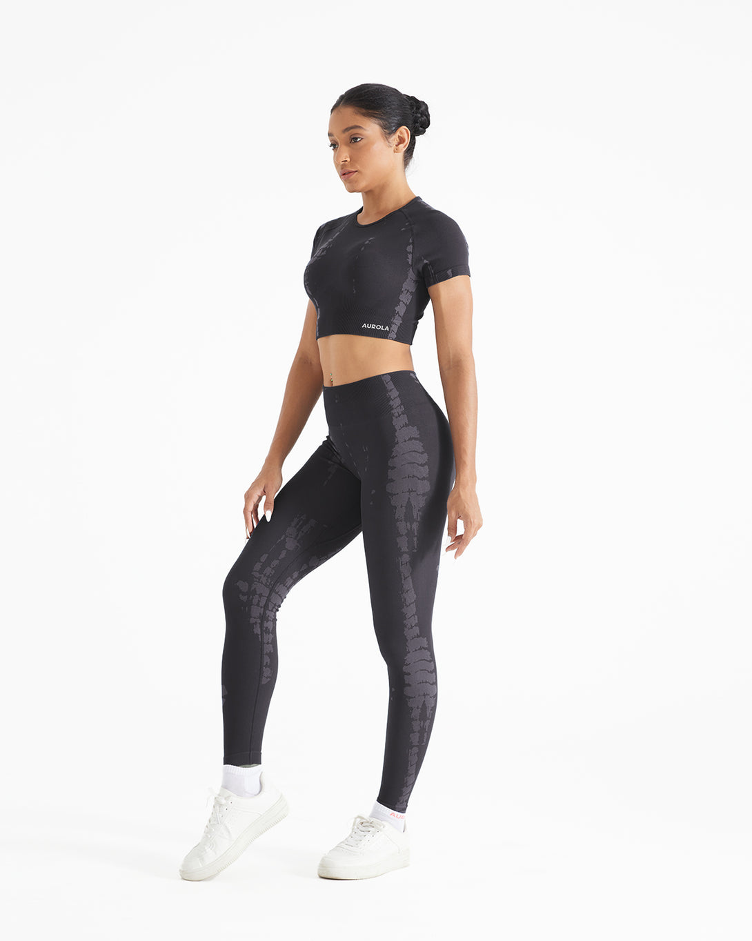 AUROLA Serpentine Seamless Short Sleeve Crop Top