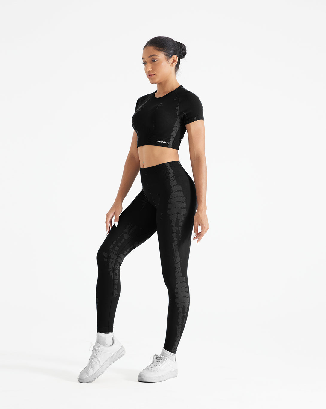AUROLA Serpentine Seamless Short Sleeve Crop Top