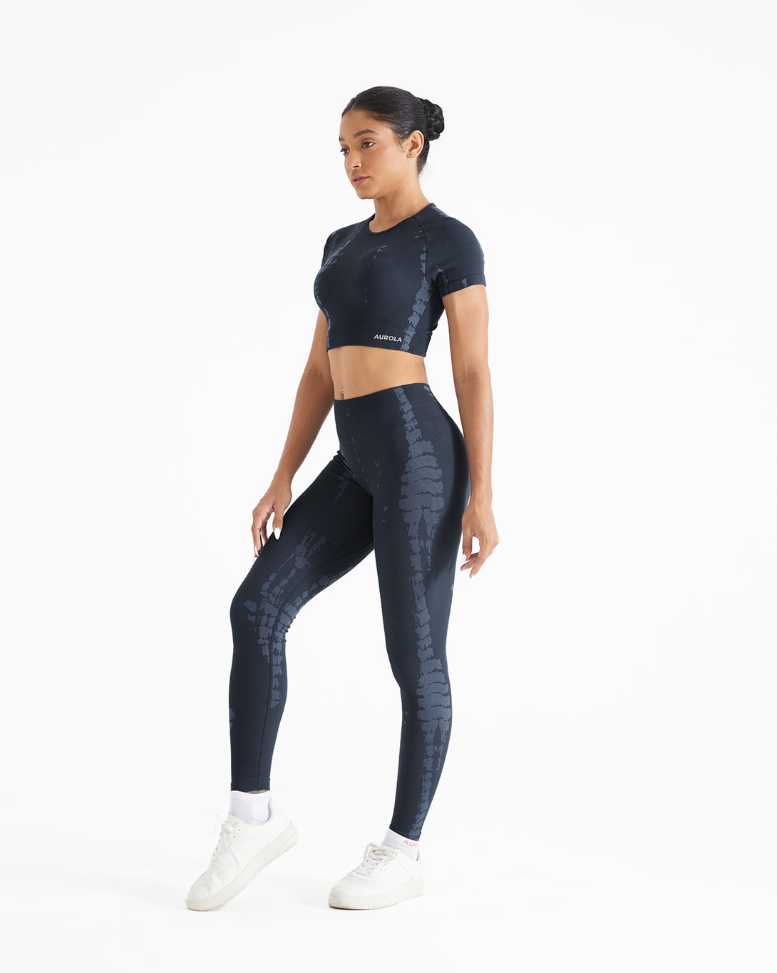 AUROLA Serpentine Seamless Short Sleeve Crop Top